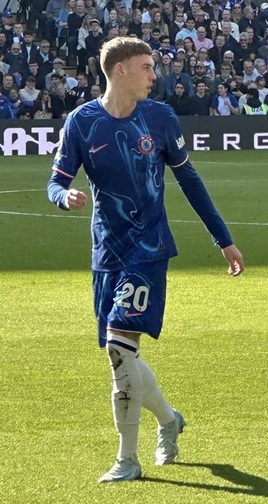 Cole Palmer in Chelsea colors during a football match