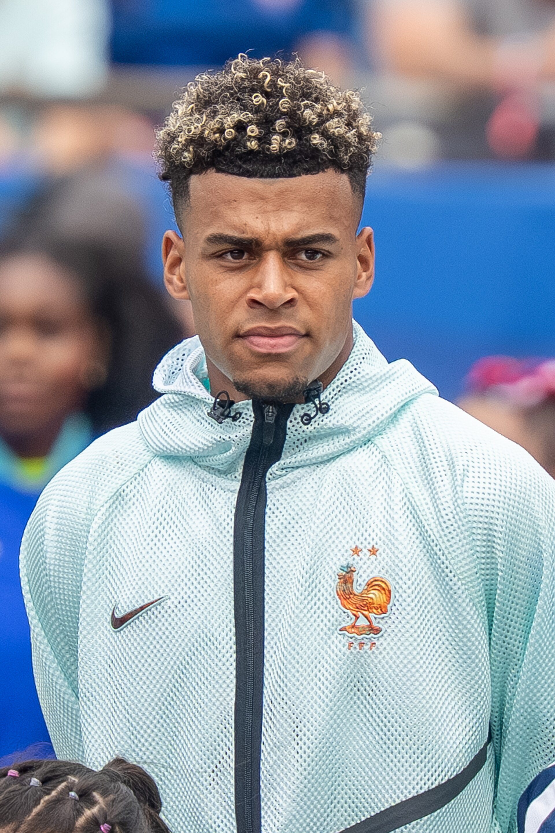 Desire Doue playing for Paris Saint-Germain
